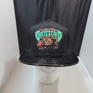 Mitchell & Ness Vancouver Grizzlies Snapback Hat Black Reflective Brim NBA